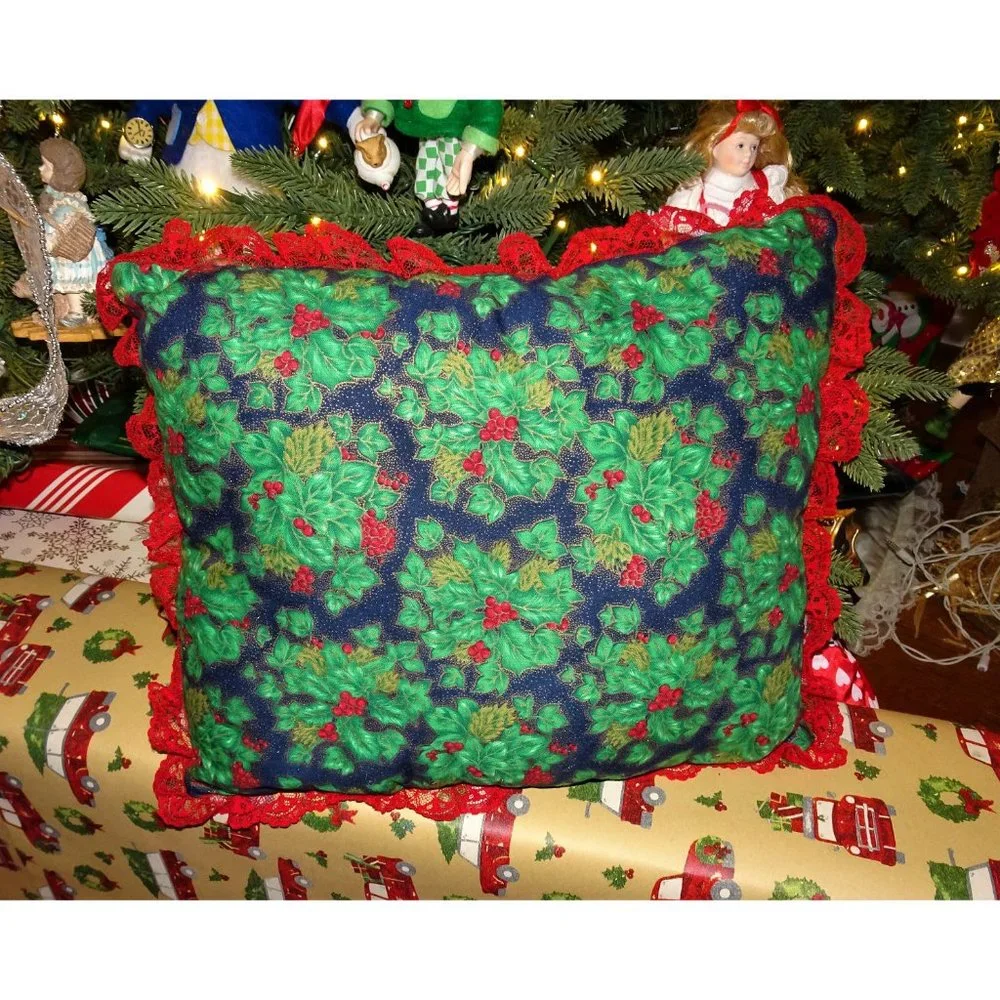 Vintage Red & Green Christmas Pillow holly mistletoe mcm kitsch retro throw